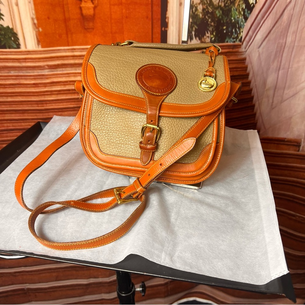 Y2K Dooney & Bourke Tan and Orange Saddle Crossbody Bag, buckle close, charm